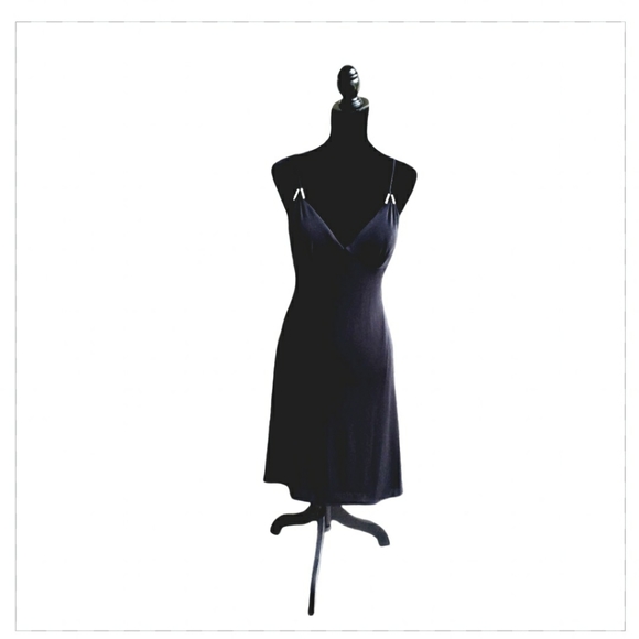 Janine of London | Women’s Rhinestone Low Back Cocktail Dress Size: Medium - Picture 4 of 14